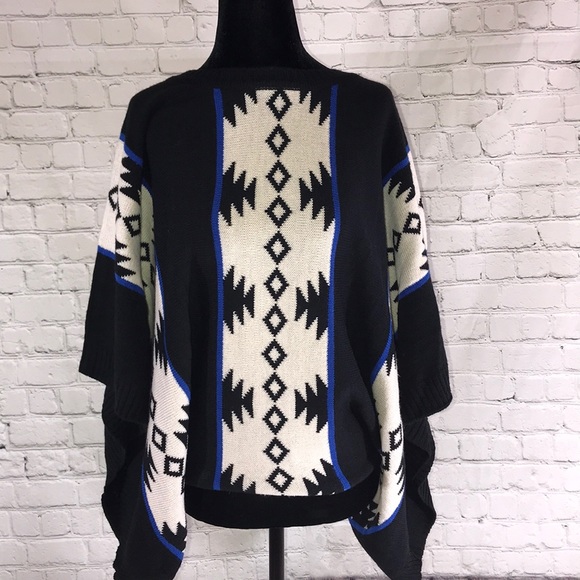 Wild Pearl Sweaters - Wild Pearl Poncho/sweater